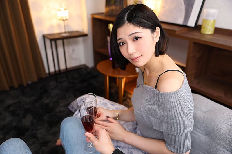 垂れ気味のおっぱいがエロ