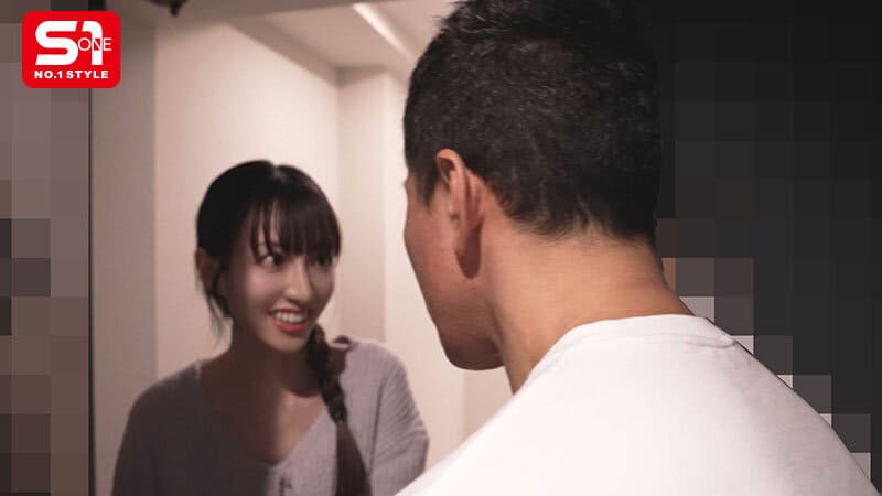 水着を脱がしてオッパイを揉み