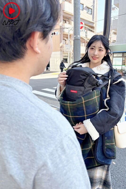 普段着で超ミニスカでエロＴバック